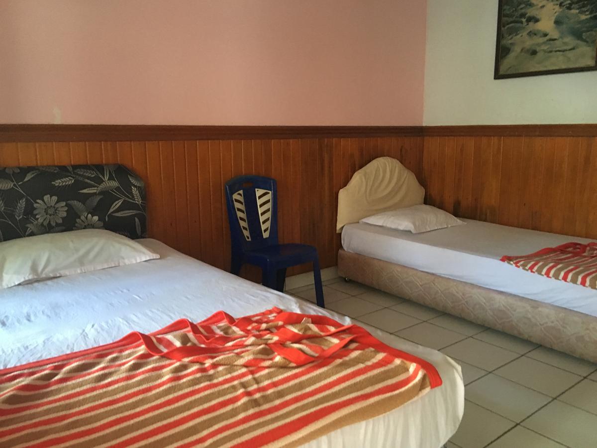 Tamasya Garden Hotel Kotamobagu Esterno foto