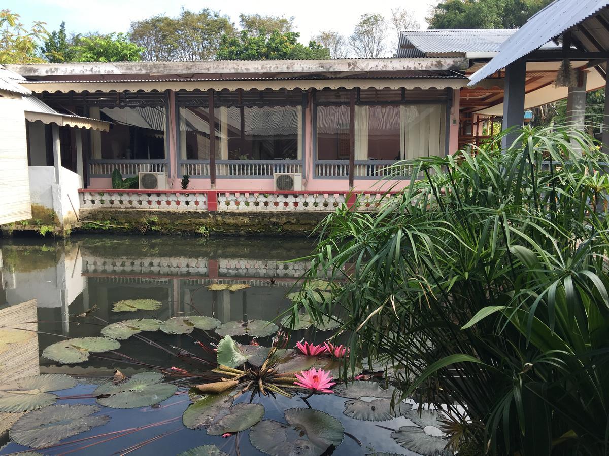 Tamasya Garden Hotel Kotamobagu Esterno foto