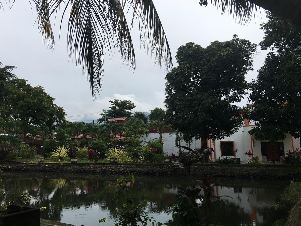 Tamasya Garden Hotel Kotamobagu Esterno foto